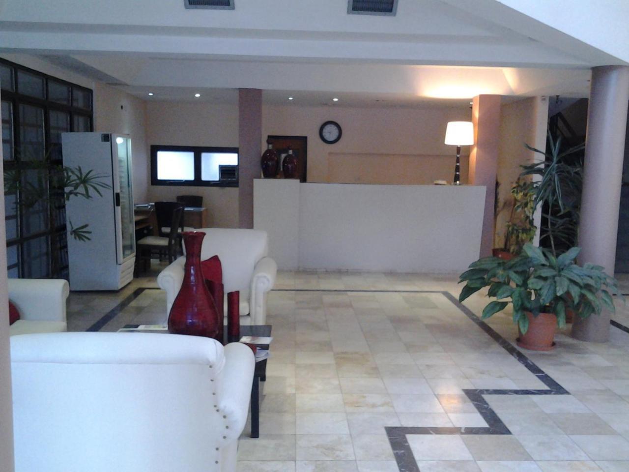Hotel Lazaro Villa Mercedes Esterno foto