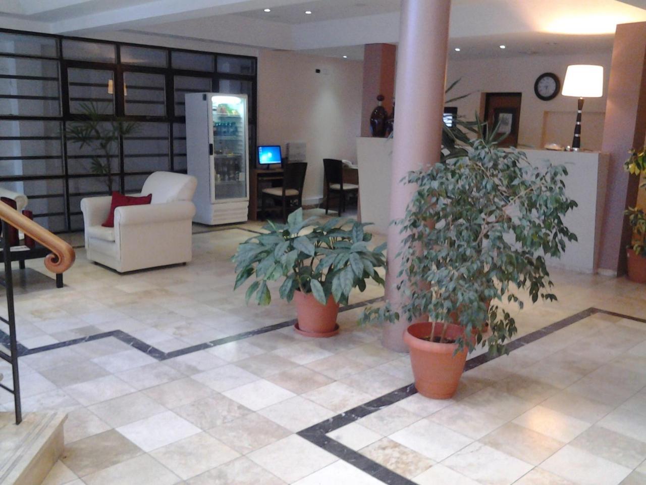 Hotel Lazaro Villa Mercedes Esterno foto